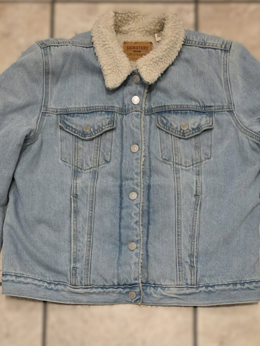Levi’s Premium Sherpa Fleece Lined Denim Trucker Jacket / Light Wash / Women’s L - Picture 6 of 6